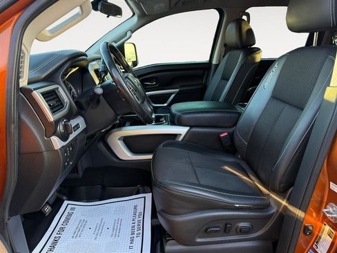 Used 2019 Nissan Titan PRO-4X image 10