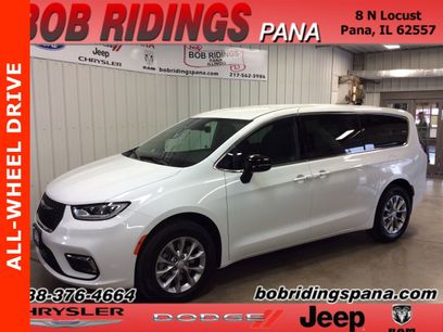 New 2026 Chrysler Pacifica Select