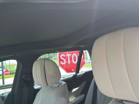 Certified 2017 Mercedes-Benz E 400 4MATIC Wagon image 11