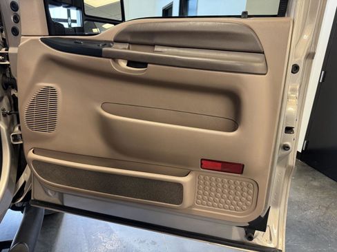 Used 1999 Ford F250 XLT image 27