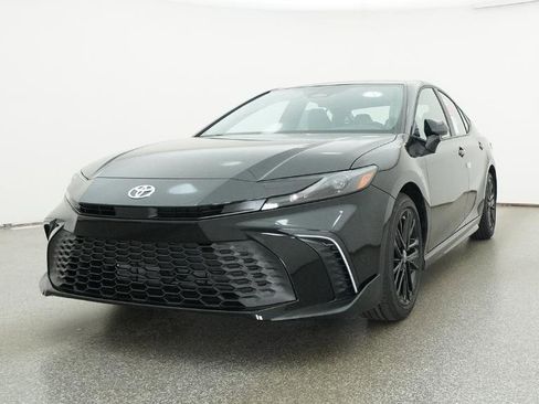Used 2026 Toyota Camry SE image 19