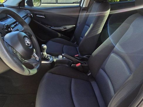 Used 2017 Toyota Yaris iA image 11