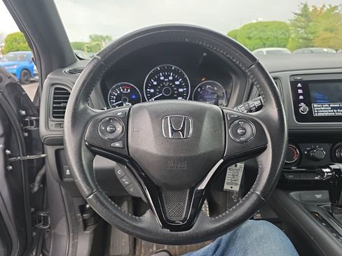 Used 2019 Honda HR-V Sport image 14