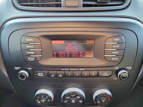 Used 2016 Kia Soul FWD image 29
