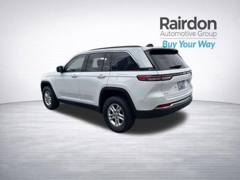 Used 2025 Jeep Grand Cherokee Laredo image 5