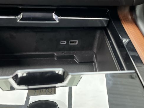 Certified 2025 GMC Yukon XL Denali w/ Sun & Power Step Package image 28