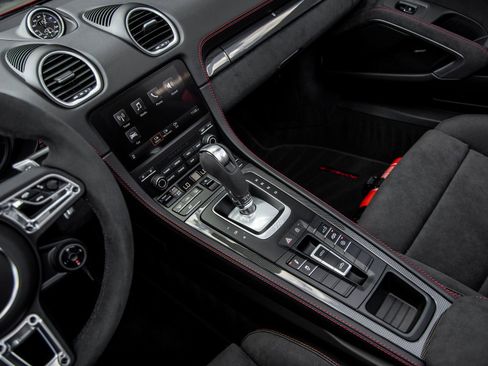 Certified 2025 Porsche 718 Boxster GTS image 31