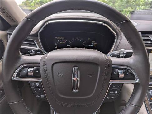 Used 2018 Lincoln Continental Reserve AWD/4WD image 31