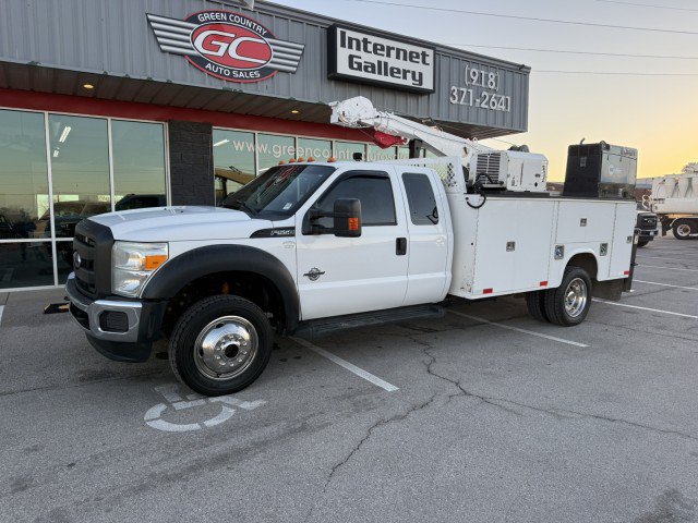 Used 2013 Ford F550 4x4 SuperCab Super Duty w/ Payload Upgrade Pkg image 3