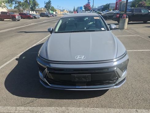 Used 2024 Hyundai Sonata SEL FWD image 2