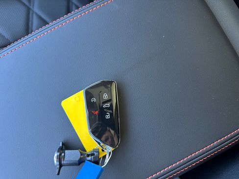 Certified 2025 Volkswagen Atlas Peak Edition SE image 34