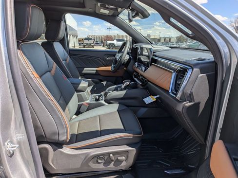 New 2026 GMC Canyon AT4 w/ Technology Plus Package AWD/4WD image 23