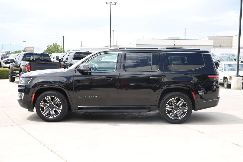 Used 2024 Jeep Wagoneer Series II w/ Flexible Seating Group AWD/4WD image 3