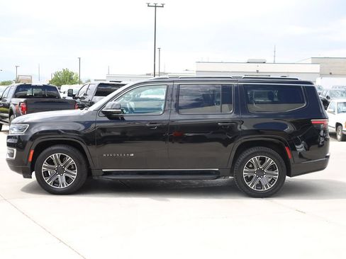 Used 2024 Jeep Wagoneer Series II w/ Flexible Seating Group AWD/4WD image 3