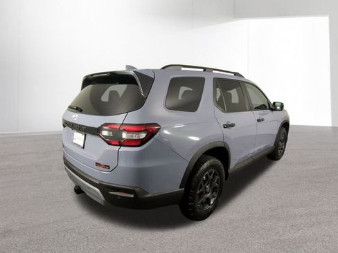 New 2025 Honda Pilot TrailSport image 12