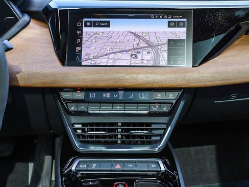 Used 2022 Audi e-tron GT Premium Plus image 16