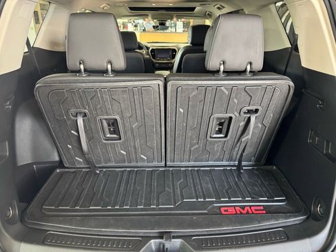 Used 2023 GMC Acadia Denali w/ Denali Ultimate Package image 9