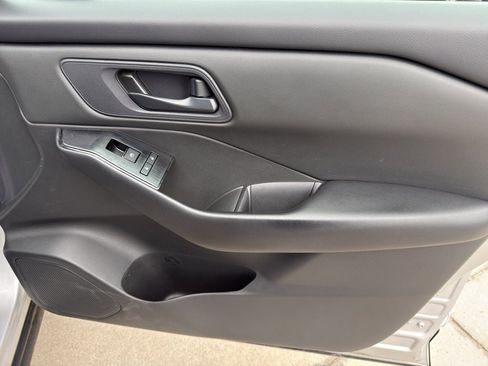 Used 2024 Nissan Rogue S image 30