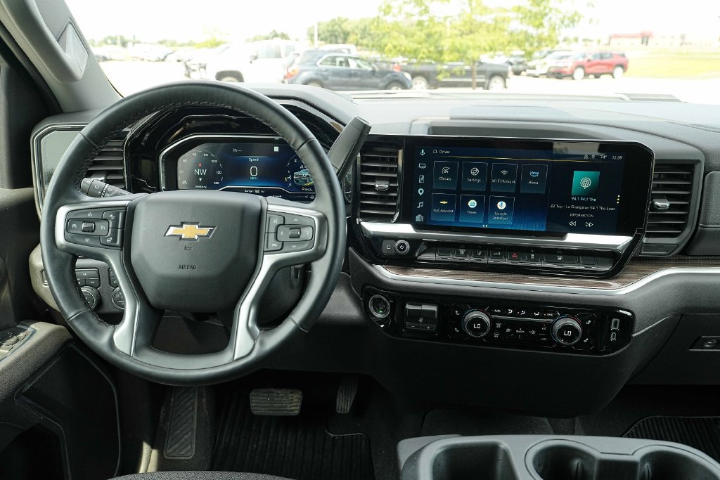 Used 2025 Chevrolet Silverado 2500 LT w/ Convenience Package AWD/4WD image 29