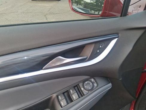 Used 2020 Buick Enclave Essence w/ Sound and Sites Package FWD image 8