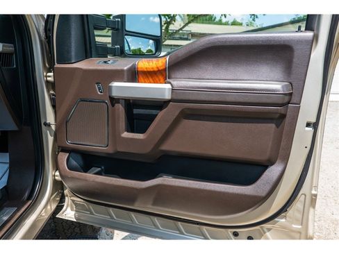 Used 2017 Ford F250 King Ranch w/ Chrome Package AWD/4WD image 37