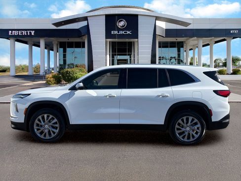 Used 2025 Buick Enclave Preferred AWD/4WD image 7