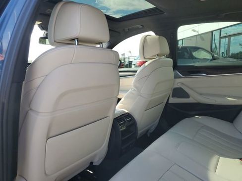 Used 2023 BMW 530i 530i w/ Premium Package image 10