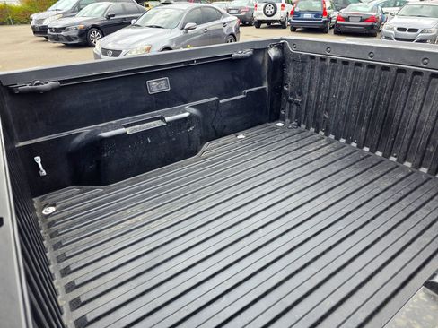 Used 2025 Toyota Tacoma TRD Off-Road AWD/4WD image 15