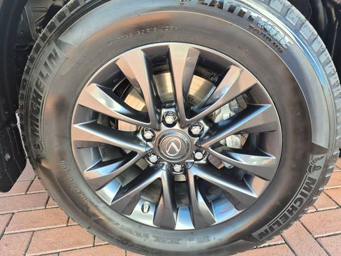 Used 2023 Lexus GX 460 Premium image 8