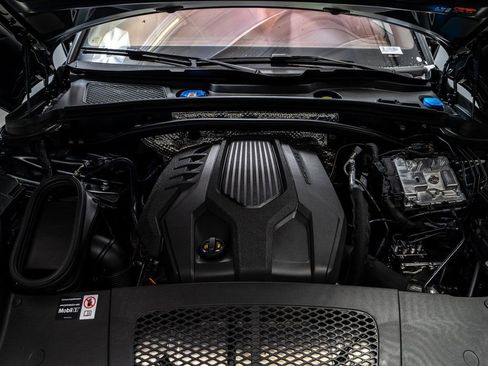 New 2026 Porsche Macan image 30