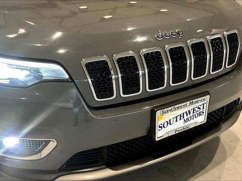 Used 2019 Jeep Cherokee Limited image 31