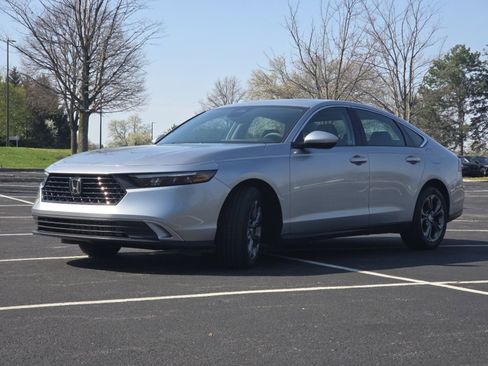 Certified 2023 Honda Accord EX image 15