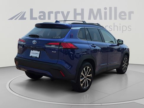 Certified 2024 Toyota Corolla Cross XLE w/ Convenience Package FWD image 5