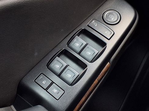 Used 2020 Chevrolet Suburban LS image 19