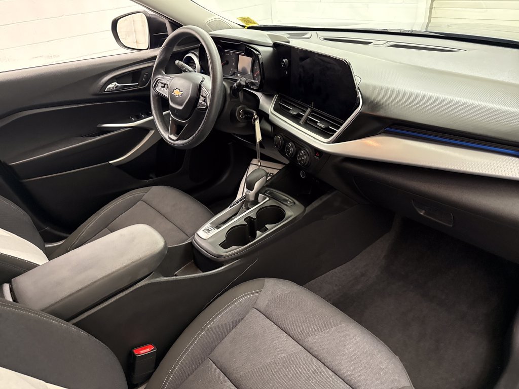 Used 2024 Chevrolet Trax LS FWD image 26