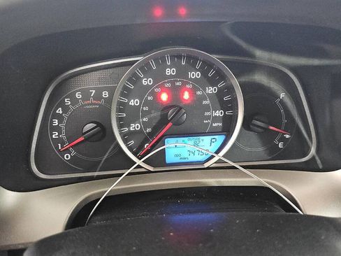 Used 2013 Toyota RAV4 LE AWD/4WD image 6