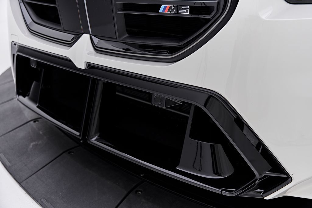 Used 2026 BMW M5 w/ Carbon Package AWD/4WD image 20