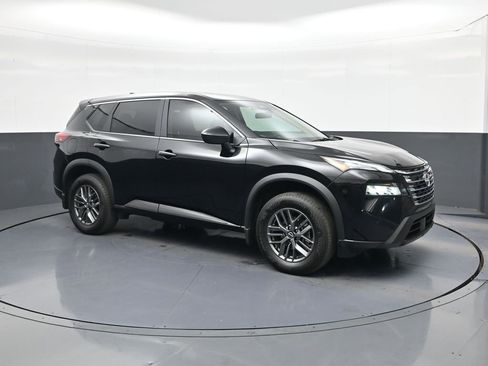 Used 2026 Nissan Rogue S FWD image 1