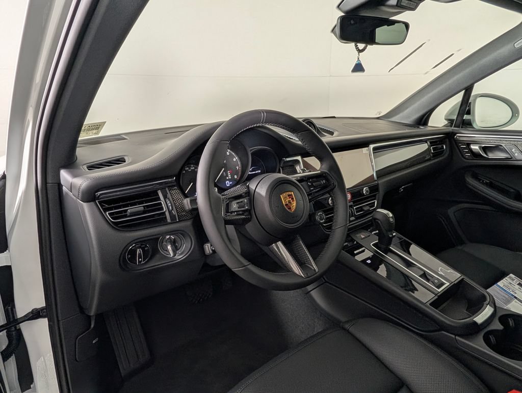 New 2026 Porsche Macan GTS AWD/4WD image 4