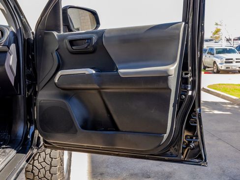 Used 2021 Toyota Tacoma SR5 image 34