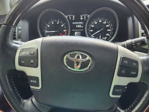 Used 2013 Toyota Land Cruiser image 34