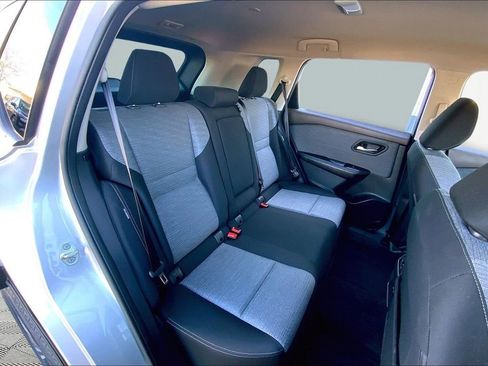 Used 2023 Nissan Rogue SV image 17