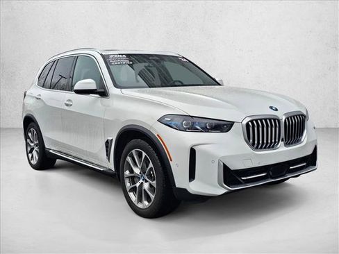 Used 2024 BMW X5 xDrive50e image 7