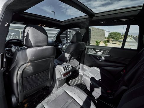 Used 2024 Mercedes-Benz GLS 63 AMG 4MATIC image 36