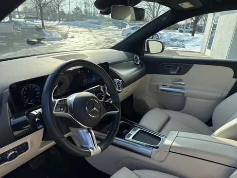 Used 2025 Mercedes-Benz GLA 250 GLA 250 image 8