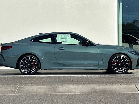 New 2026 BMW M440i Coupe RWD image 2