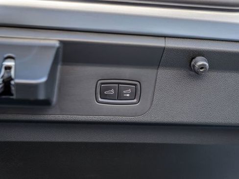 Used 2018 Porsche Panamera image 12