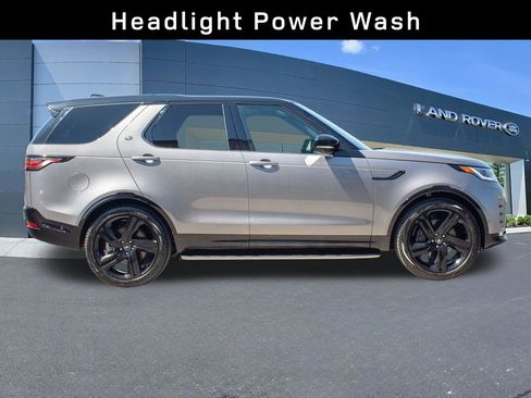 Used 2025 Land Rover Discovery Dynamic SE image 8