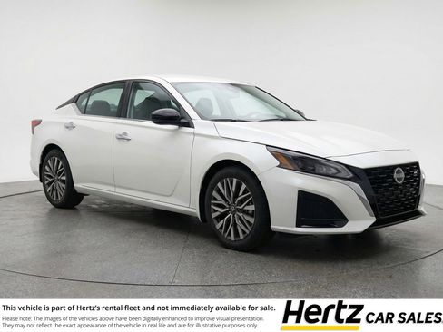 Used 2025 Nissan Altima 2.5 SV FWD image 1