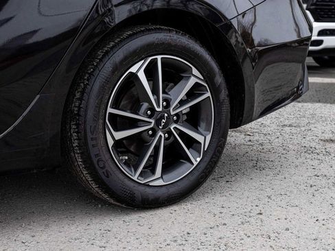 Used 2023 Kia Forte LXS image 8